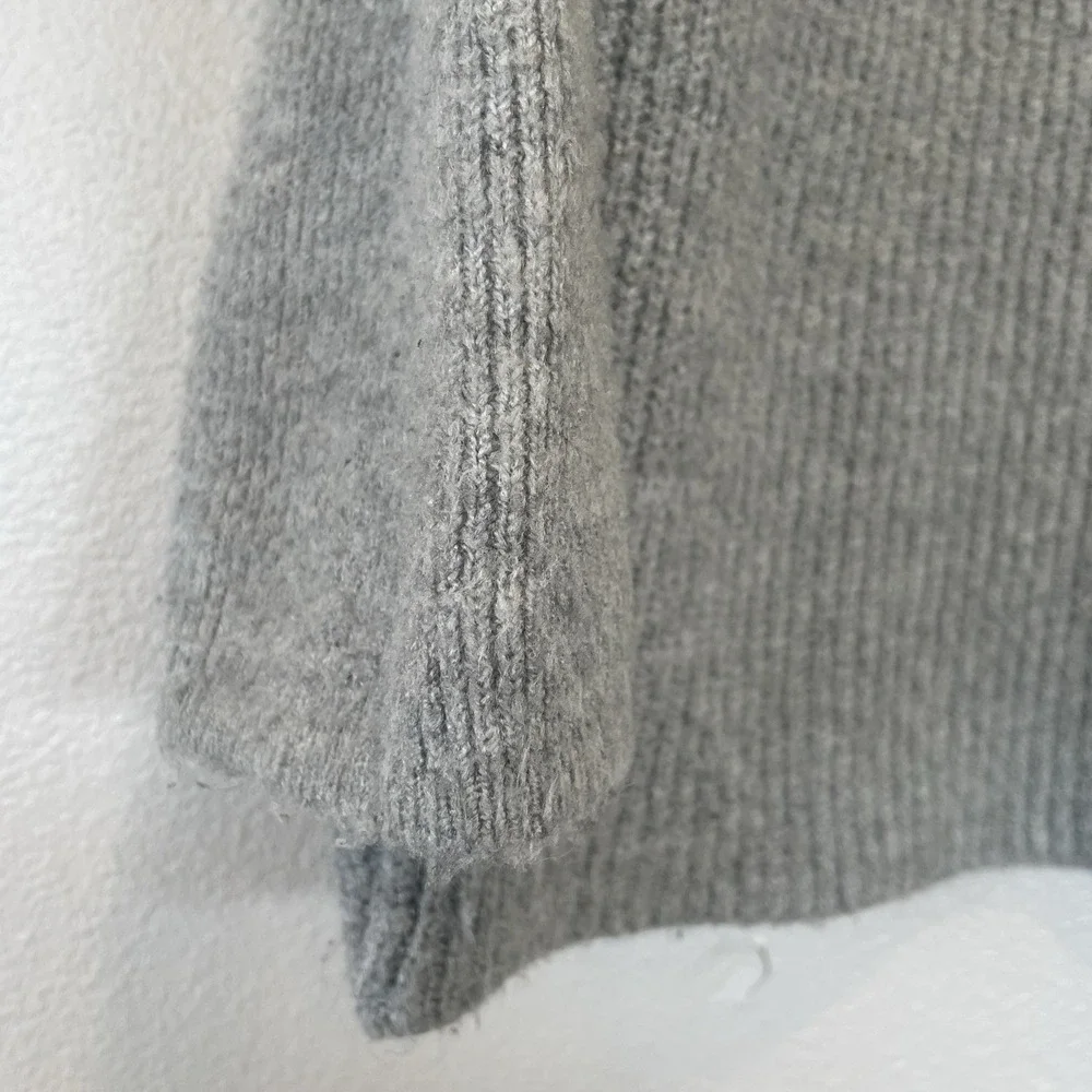 For The Republic Gray Mock Neck Long Sleeve Sweater Women's‎ Size Medium